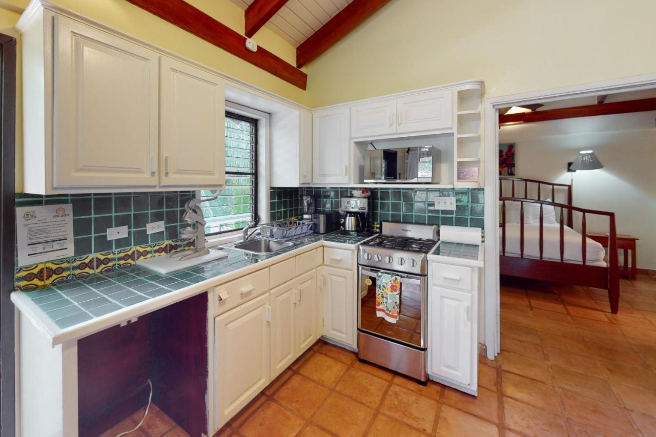 Condo #27 @ Beachside Villas Дангрига Екстериор снимка