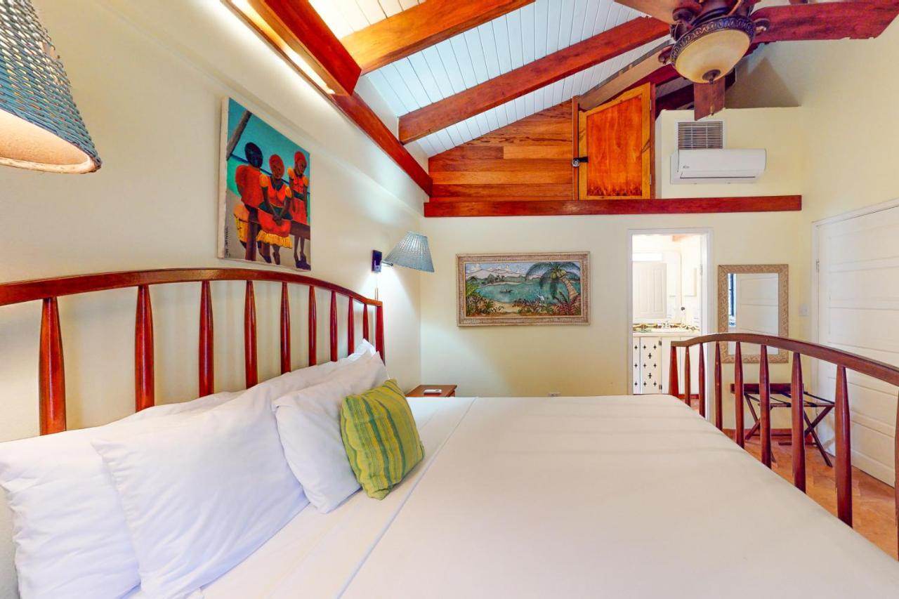 Condo #27 @ Beachside Villas Дангрига Екстериор снимка